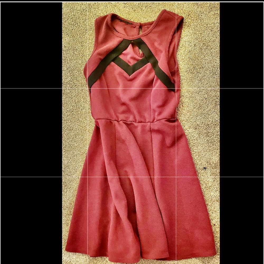 Adult Womens Dress. Used. Great Condition. No Damage & No Stains Either.